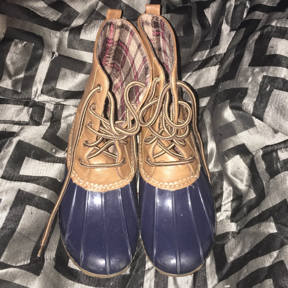 Duck boots